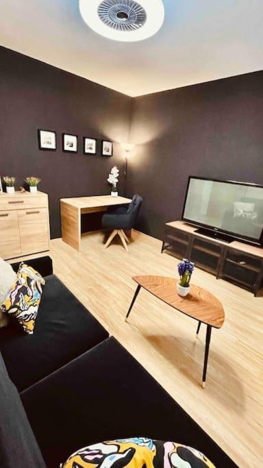 Moderny Apartman S Parkovanim Bratislava Exterior photo